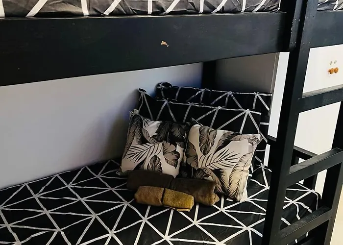 Paris Theme Near Trinoma Sm North Lrt Roosevelt Snr Congressional Free Netflix Prime Hbo Max Fast Internet Apartment Manila