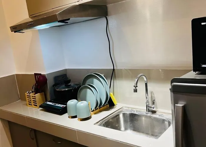 Apartment Paris Theme Near Trinoma Sm North Lrt Roosevelt Snr Congressional Free Netflix Prime Hbo Max Fast Internet